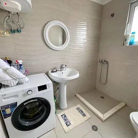 Liqeni I Thate Апартаменты Тирана