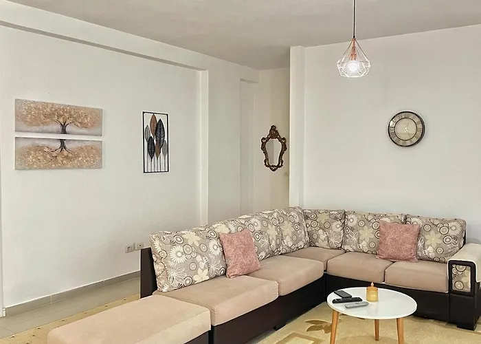 Liqeni I Thate Tirana