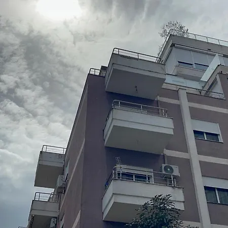 Liqeni Stay Near Zoo & Lake * Tirana