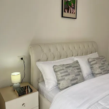 Liqeni Stay Near Zoo & Lake * Tirana