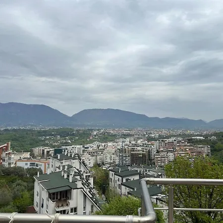 Liqeni Stay Near Zoo & Lake Apartment *
