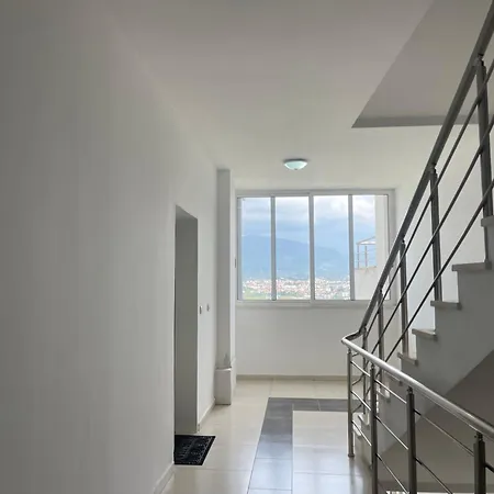 Apartment Liqeni Stay Near Zoo & Lake