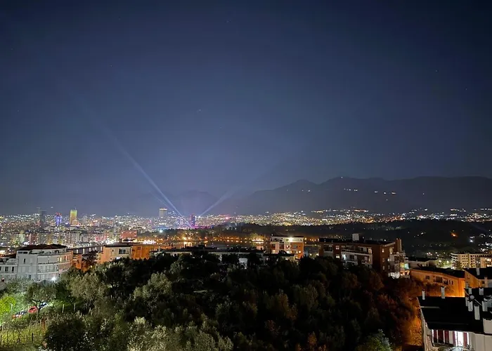 Liqeni I Thate * Τίρανα